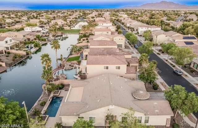 634 E BELLERIVE Place