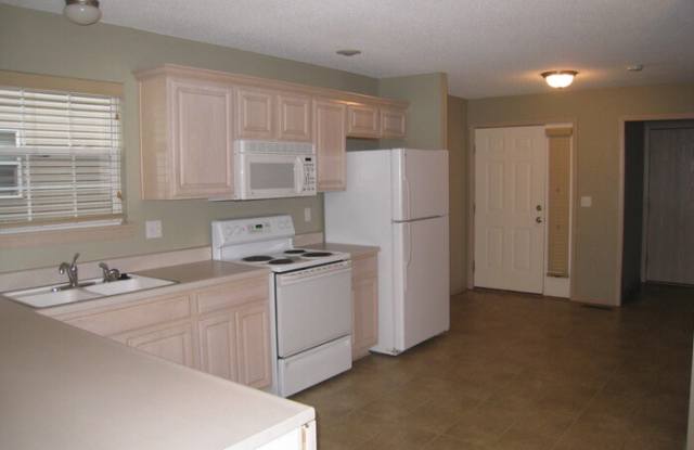 9806 North Lewis Avenue