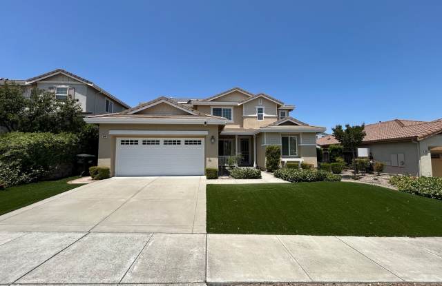 Photo of Spacious 5-Bedroom Home with SOLAR