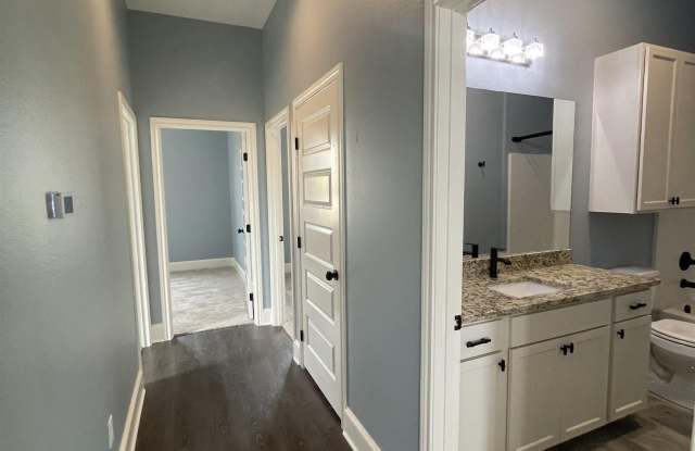 1033 Stagecoach Bend