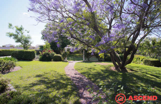 Stunning Home In Southwest Bakersfield!