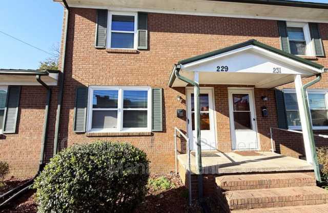 Photo of 229 W Kerr St