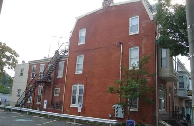 421 E HIGH ST #APT 3