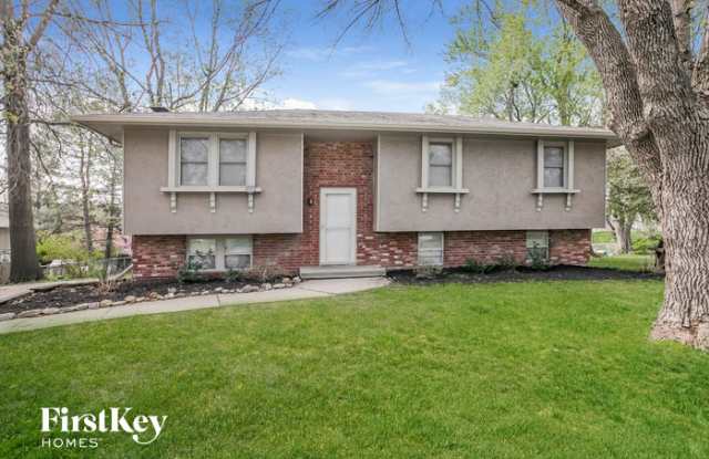 606 Northeast Park Circle