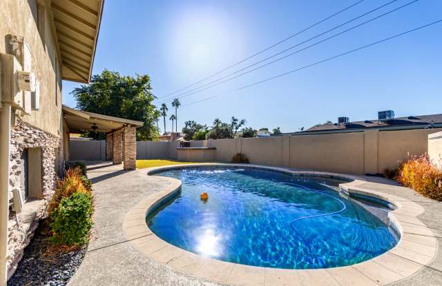 BEAUTIFUL 6 BEDROOM TEMPE HOME WITH POOL!
