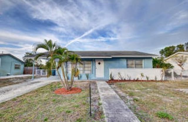 315 23rd Avenue Northeast - 315 NE 23rd Ave, Boynton Beach, FL 33435