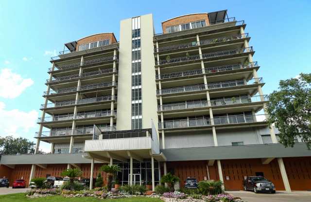 230 West Alabama Apartments