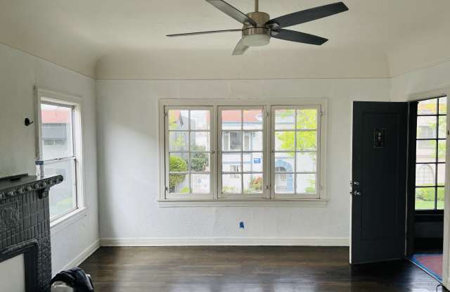 340 N Orange Grove Ave