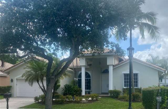 3066 Lakewood Cir