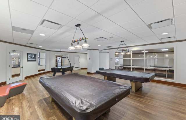 205 YOAKUM Parkway unit: 210