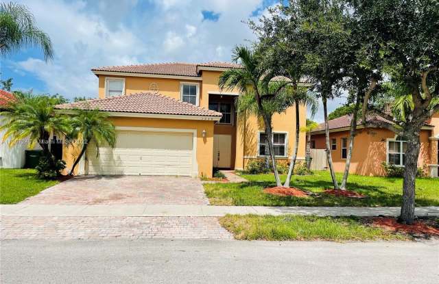 1750 SE 19th Ave - 1750 Southeast 19th Avenue, Homestead, FL 33035