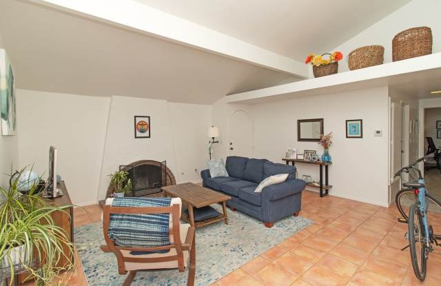 Stunning Saltillo Tiled Single Story Condo in Oceanside!