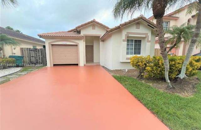 14136 SW 149th Pl MIAMI, FL 33196