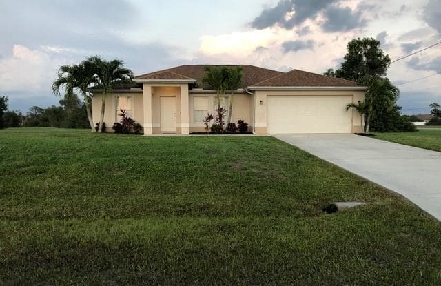 1611 NW 5th AVE - 1611 Northwest 5th Avenue, Cape Coral, FL 33993