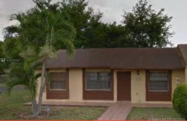 14752 SW 66th St - 14752 Southwest 66th Street, Kendall West, FL 33193