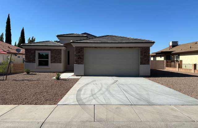 Beautiful 2024 Built 3 Bedroom, 2 bathroom home with RV Parking