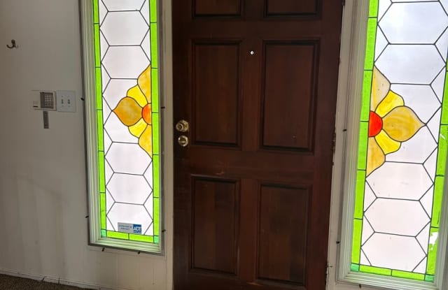 4 Bedroom + Family Room - Spacious Home with Yard