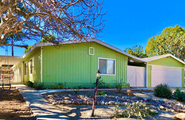 Awesome Updated Single Story in The Darling "Farm" Community of Wildomar, Close to Everything, but Peace  Quiet all around!