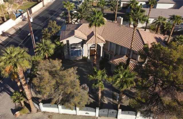 Photo of 3222 E Viking Road