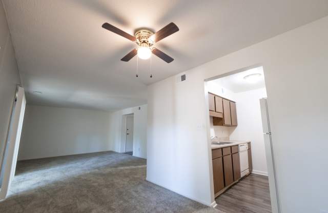 Woodlake Apartments of Indianapolis