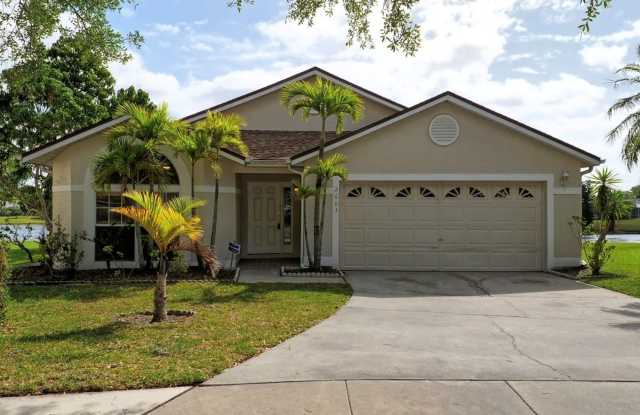 Single Family Home in Hunters Creek - 2603 Heron Landing Court, Hunters Creek, FL 32837