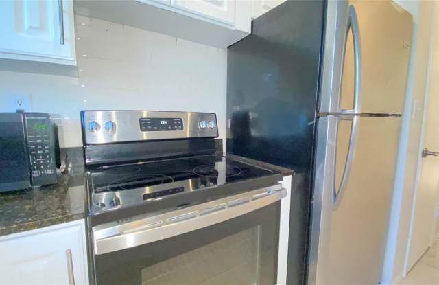 1902 Northeast 8th Court