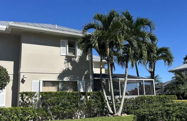 2813 SW Lakemont Place