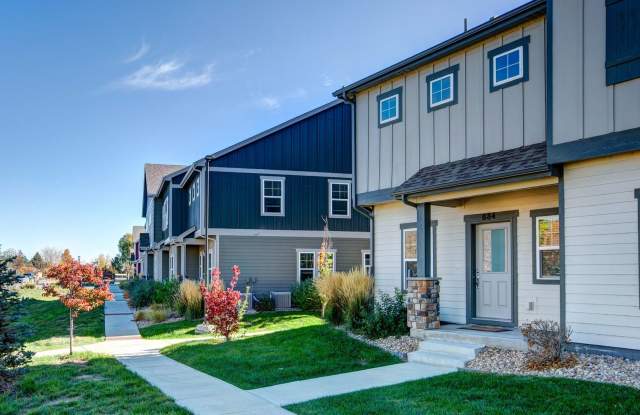 3BR End-Unit Townhome | Garage & Low-Maintenance Living