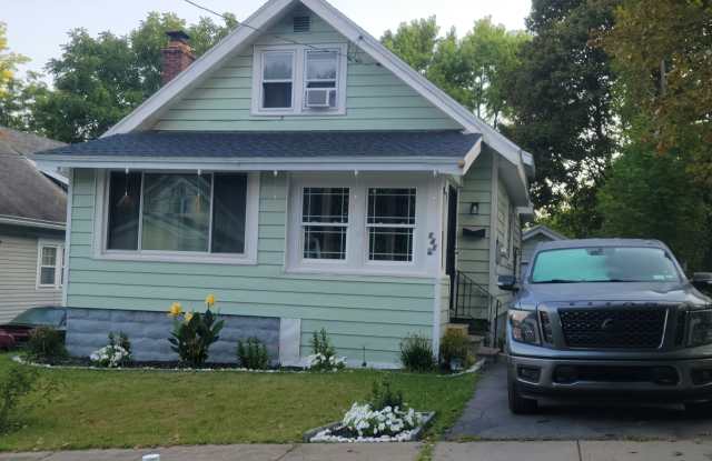 141 Hobart Ave