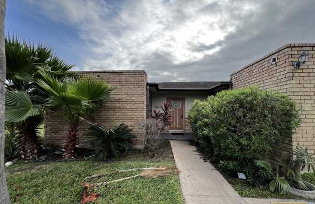 Photo of 603 Continental Dr.