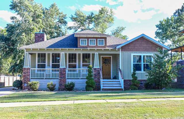 649 Southwest 2nd Street