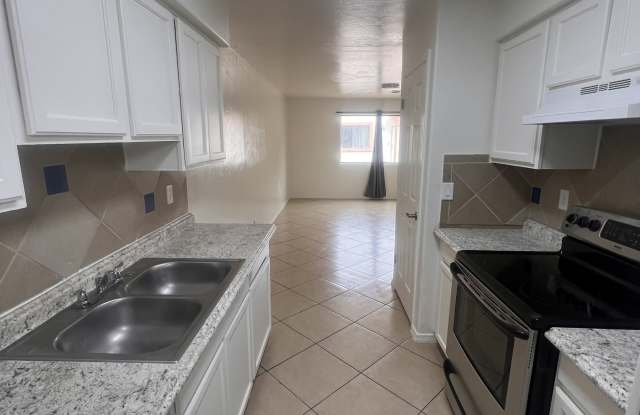 3925 East Blacklidge Drive - 4