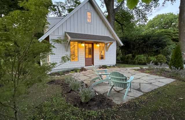 202 Pearsall Place