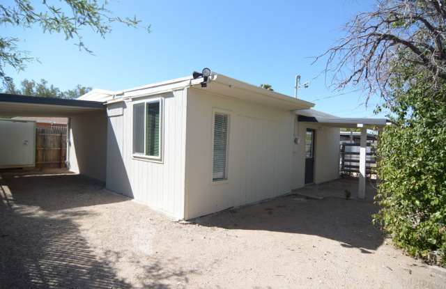 Photo of Remodeled 2 Bedroom 1 Bath House! (Back Unit) Central Tucson Location!