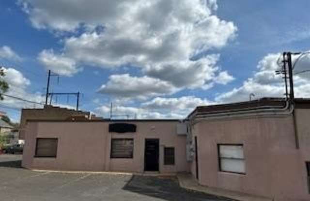 Photo of 105 E GLENSIDE Avenue unit: D/E