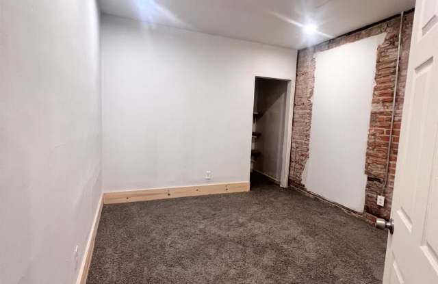 3323 Gratiot Avenue- Apt - R