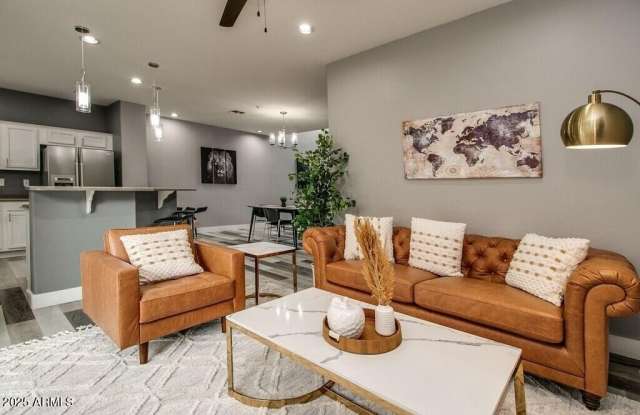 Photo of 2241 E PINCHOT Avenue unit: B4