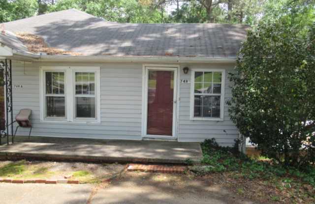 749 Stewart St - 749 Stewart Street, Carrollton, GA 30117