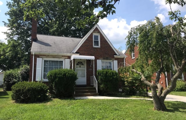 8127 Deerfield Dr - 8127 Deerfield Drive, Parma, OH 44129