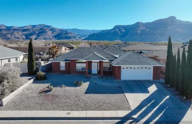 2409 Saguaro Loop