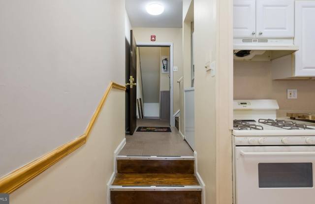 2120 SOUTH Street unit: 2Re