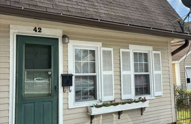 Photo of 1 bed 1 bath overlooking Quinebaug River