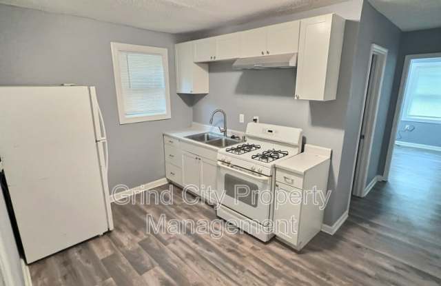 3042 McAdoo Avenue - 3