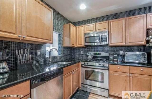 115 Chariot Court unit: 115