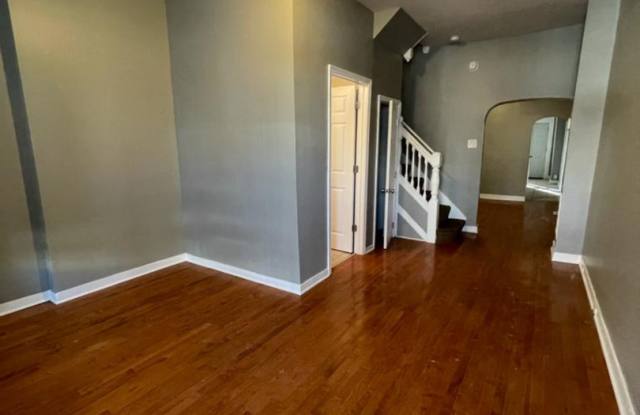 Photo of 3 Bedroom 1.5 Bath Spacious Bedrooms on Ashburton Street