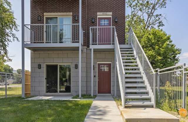 4552 S Evans Avenue unit: 2