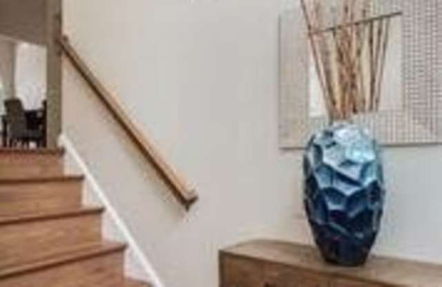 7027 ASHLEIGH MANOR Court