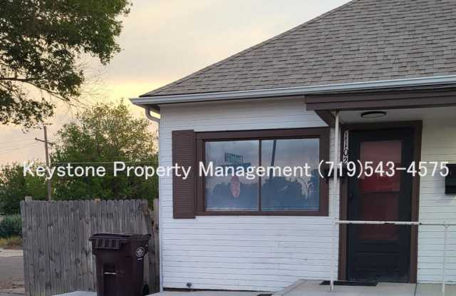 Pet Friendly! Small Dog Allowed - Duplex - 1 Bedroom/1 Bathroom/1 Car Garage for Storage $875/$875