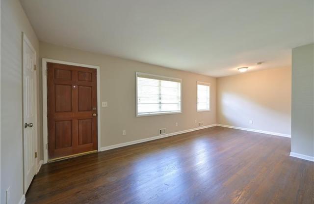 2075 Claude Street NW