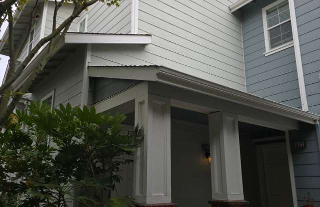 Beautiful Corner Unit in Marina Bay